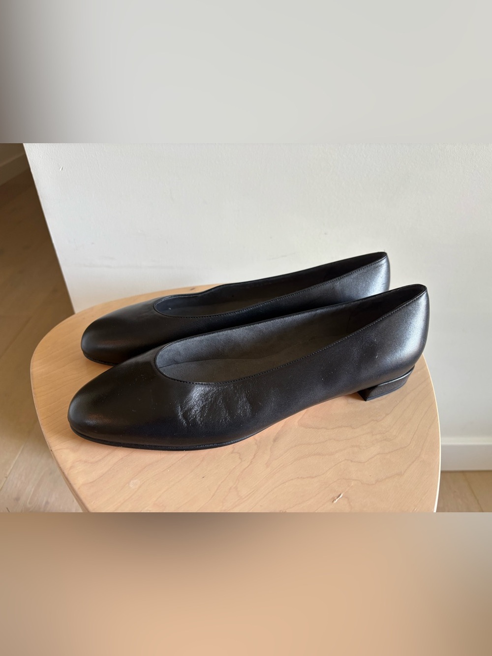 Stuart Weitzman Black Leather Low-Heel Ballet Flats NWOB